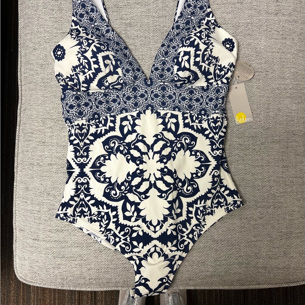 Boden women’s one piece swimsuit. US12L / UK16L